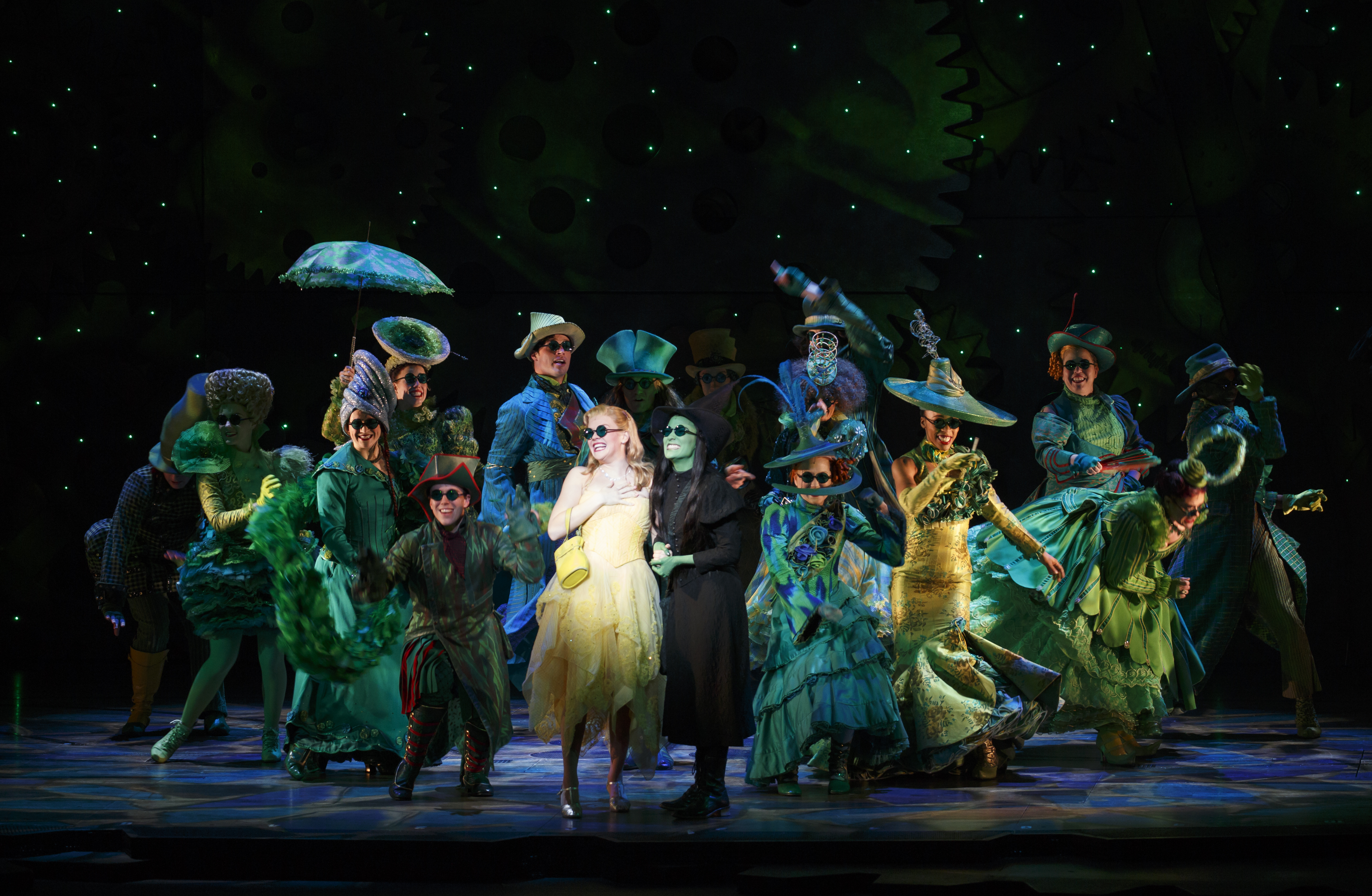 the-national-touring-company-of-wicked-photo-by-joan-marcus-_2015